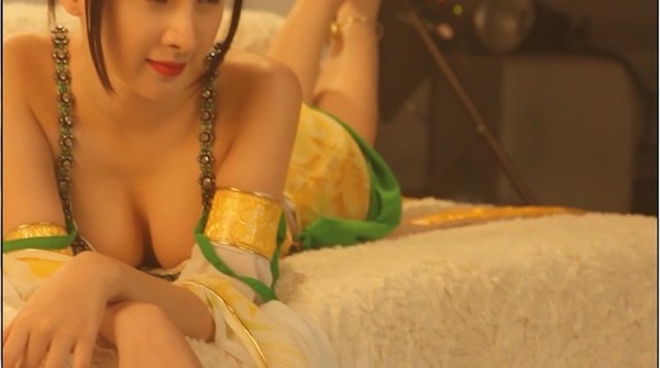 anh nong trong clip moi cua angela phuong trinh hinh 1