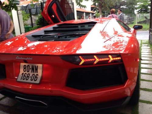 Tuan Hung khoe sieu xe Lamborghini Aventador hinh 4